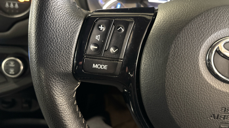 Toyota Yaris 1.5 Hybrid Icon Tech 5dr CVT Hybrid Hatchback
